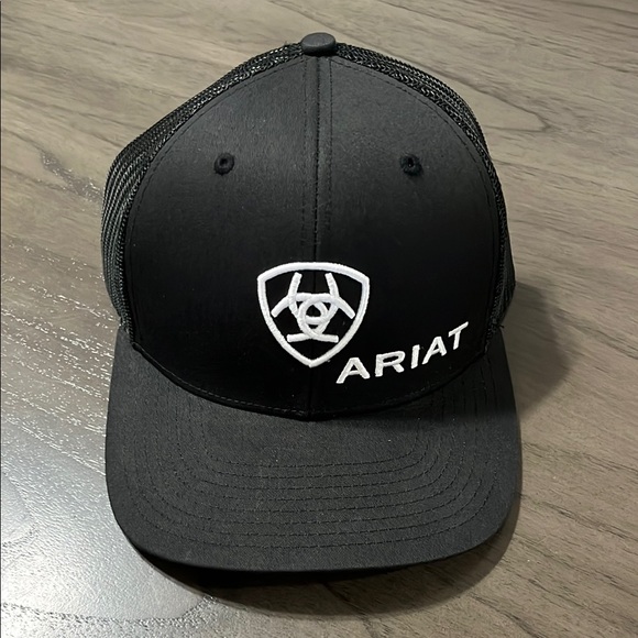 Ariat Flex Fit with Ariat Logo and Script Country Wear Trucker - Picture 2 of 8